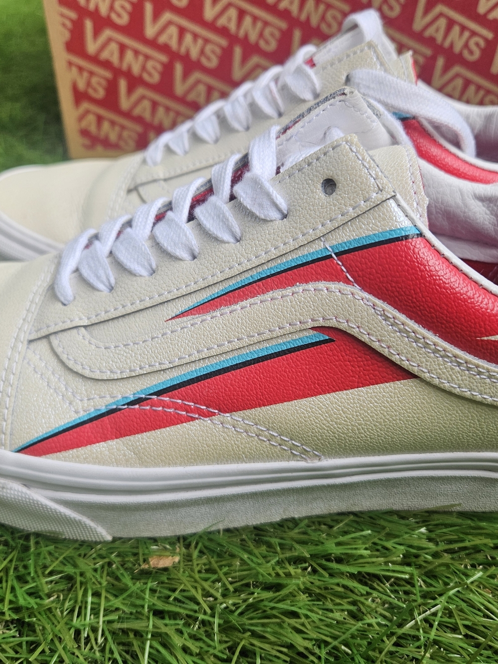 Vans x David Bowie Old Skool "Aladdin Sane" Pearl Leather Size 7.5 Women's. NWOT